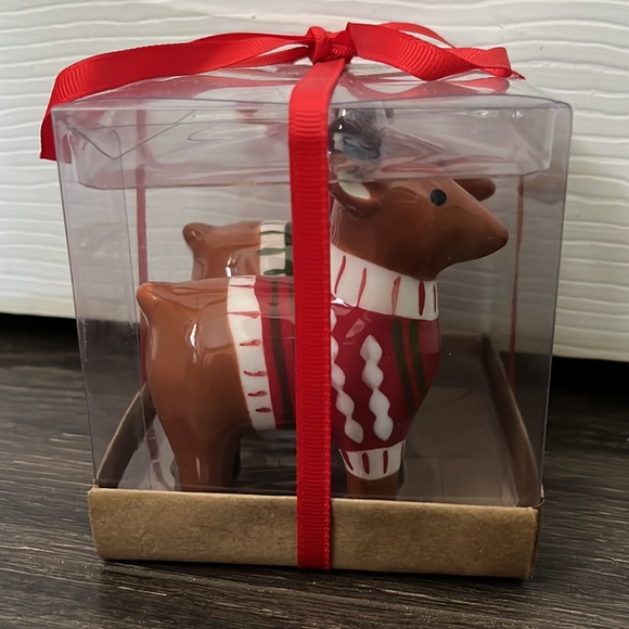 TAG Reindeer NWT Salt And Pepper Shaker Set - Picture 3 of 7